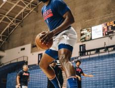 哈登险胜76人，爆发新星关键表现点燃全场！